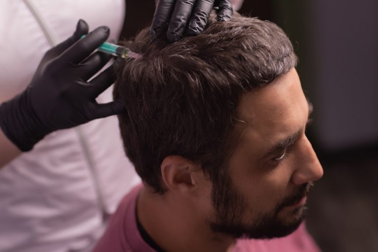 mesotherapy hair attractive man receiving injections his head man having mesotherapy session beauty salon therapist protective glove with syringe 152904 9839 768x513 - مزوتراپی مو